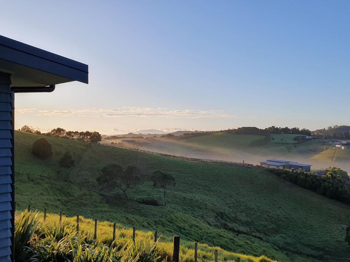 Vineyard Vacation Hotel Mangawhai Exterior photo